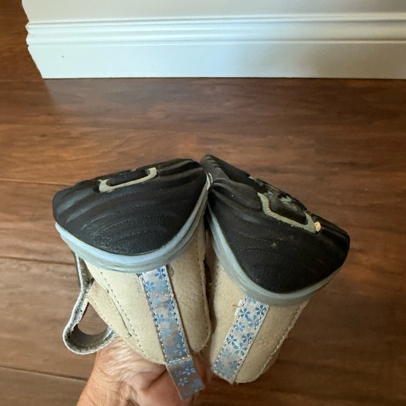 JBU by Jambu Beige/light Gray Adventure Cutout Mary Jane Flats-Size 7.5 - Picture 5 of 12